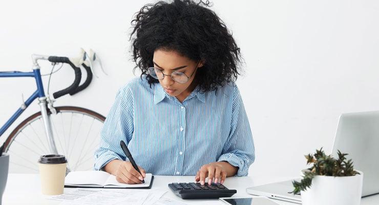 Student learning how to earn money online for students