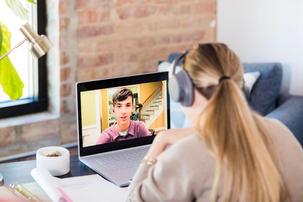Online tutoring jobs to earn money online for students